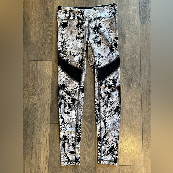Track & Bliss Palm Leggings - Picture 1 of 4
